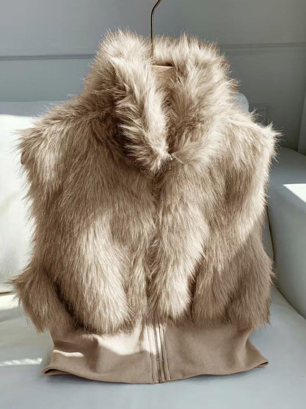 Faux Fur Minimalist Beige Zip Vest Sleeveless Jacket